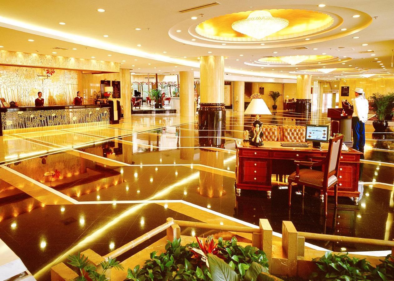 Royal International Hotel Урумки Екстериор снимка
